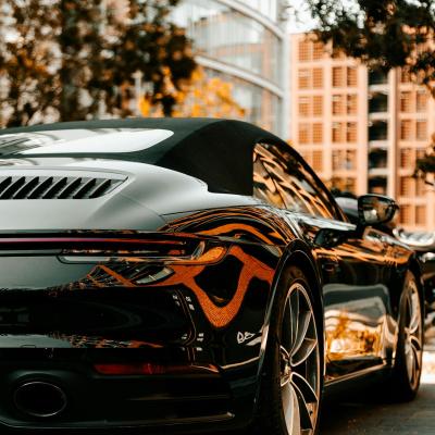 Porsche avertizează despre scăderea vânzărilor, acțiunile scad